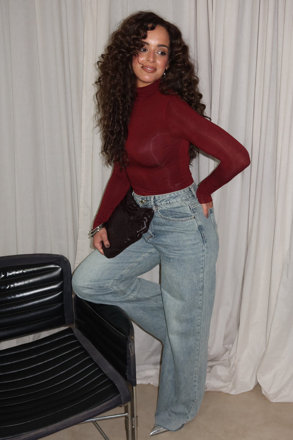 BASIC TURTLENECK BURGUNDY