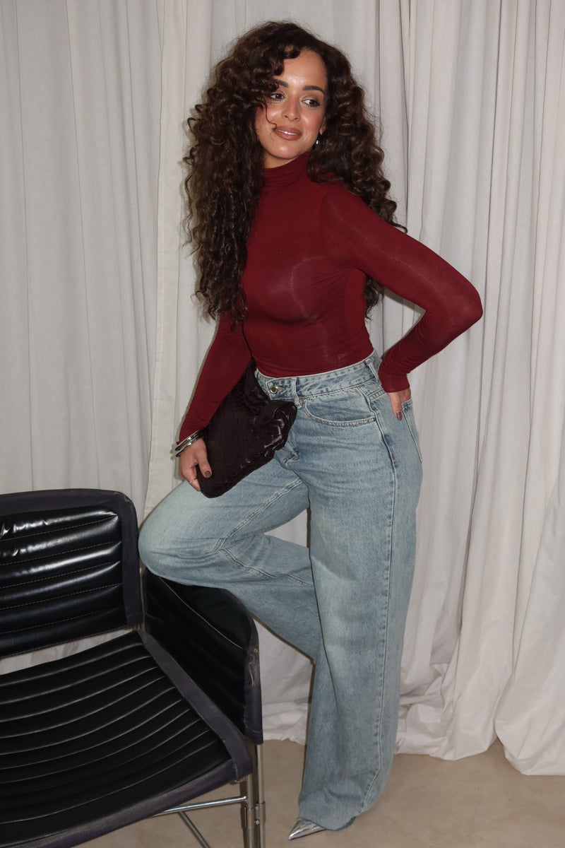 BASIC TURTLENECK BURGUNDY