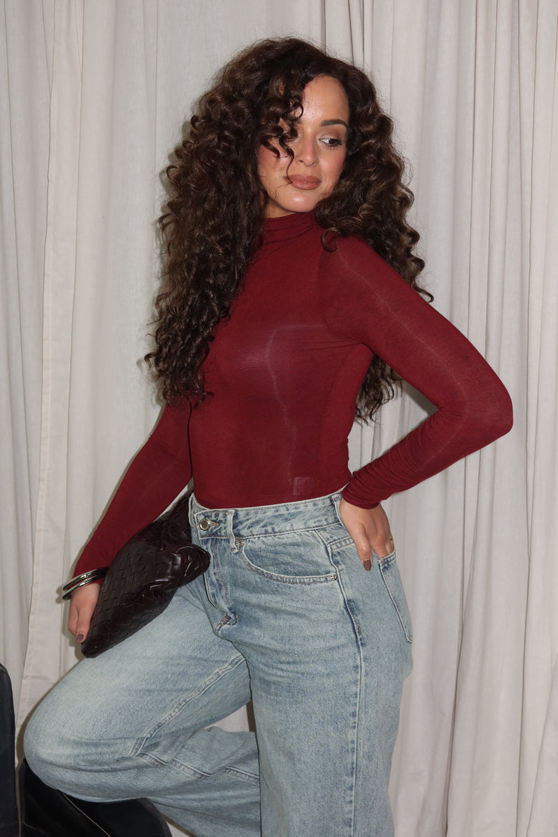 BASIC TURTLENECK BURGUNDY